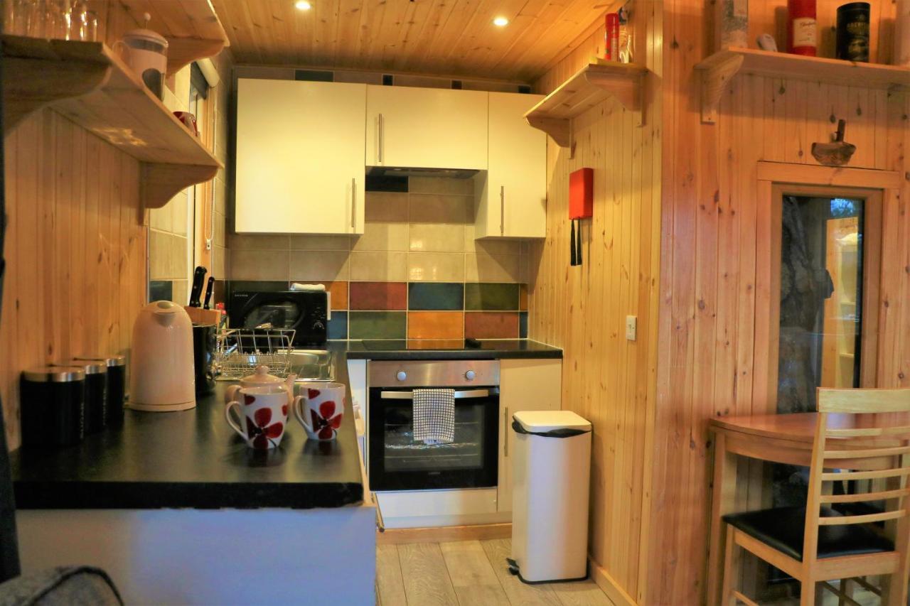 Pine Marten Bar Glenmore Treehouse Aviemore Extérieur photo