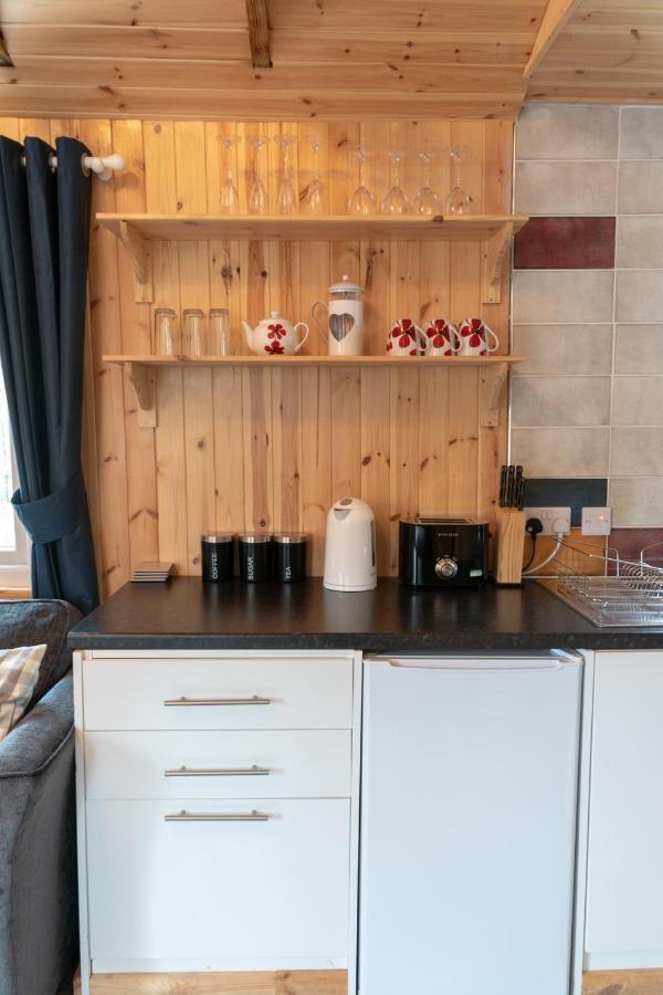 Pine Marten Bar Glenmore Treehouse Aviemore Extérieur photo